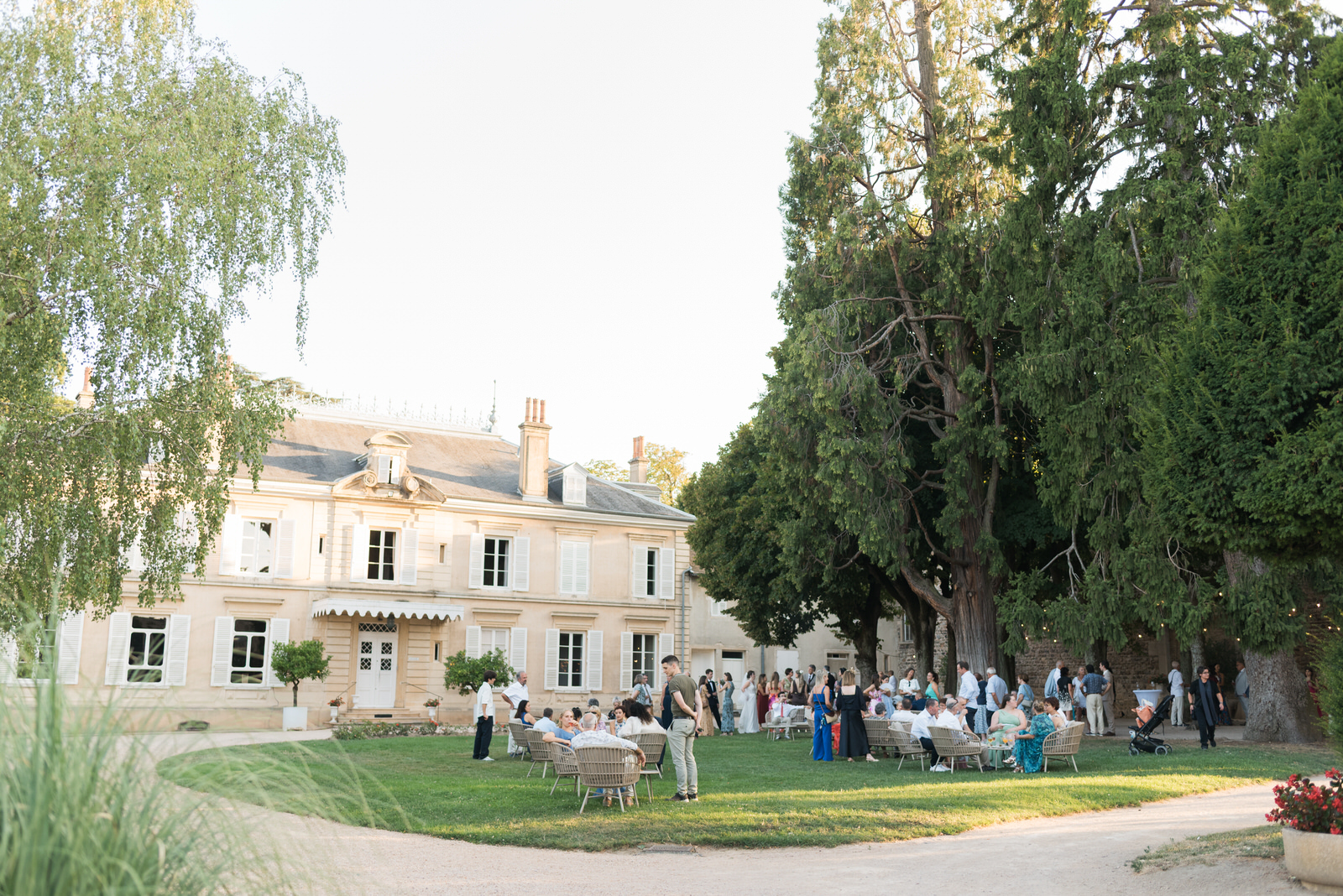 photographe mariage beaujolais chateau ravatys 065